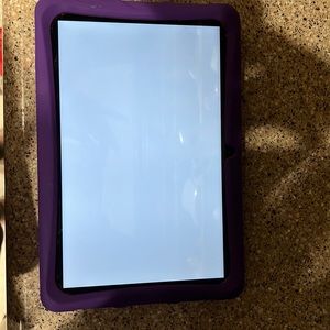 TOCA BOCA WORLD INCLUDED!! 10 inch ONN. Kids bumper tablet